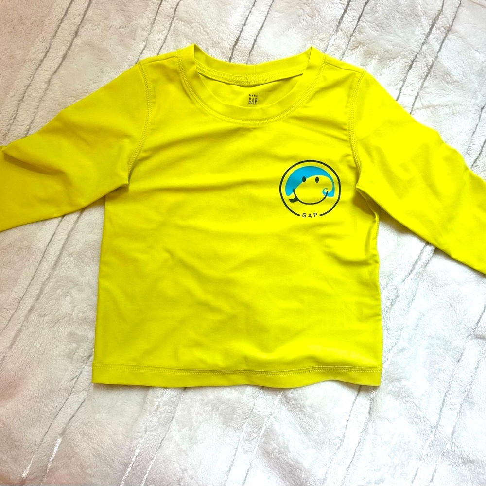 GAP Yellow Long Sleeve Tee Sweatshirt